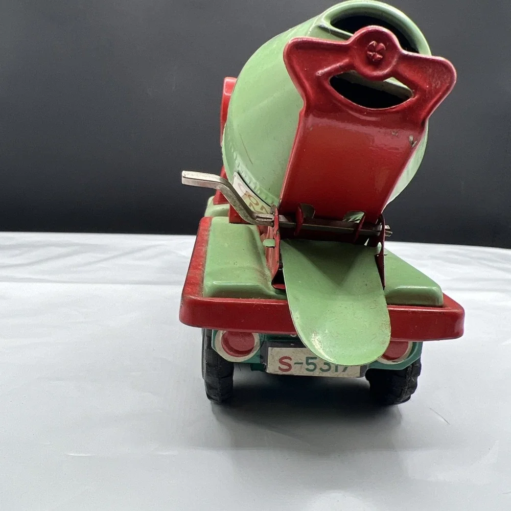 1950's Tin Friction Toy Truck Concrete Mixer SSS Japan - Nice -  No Box